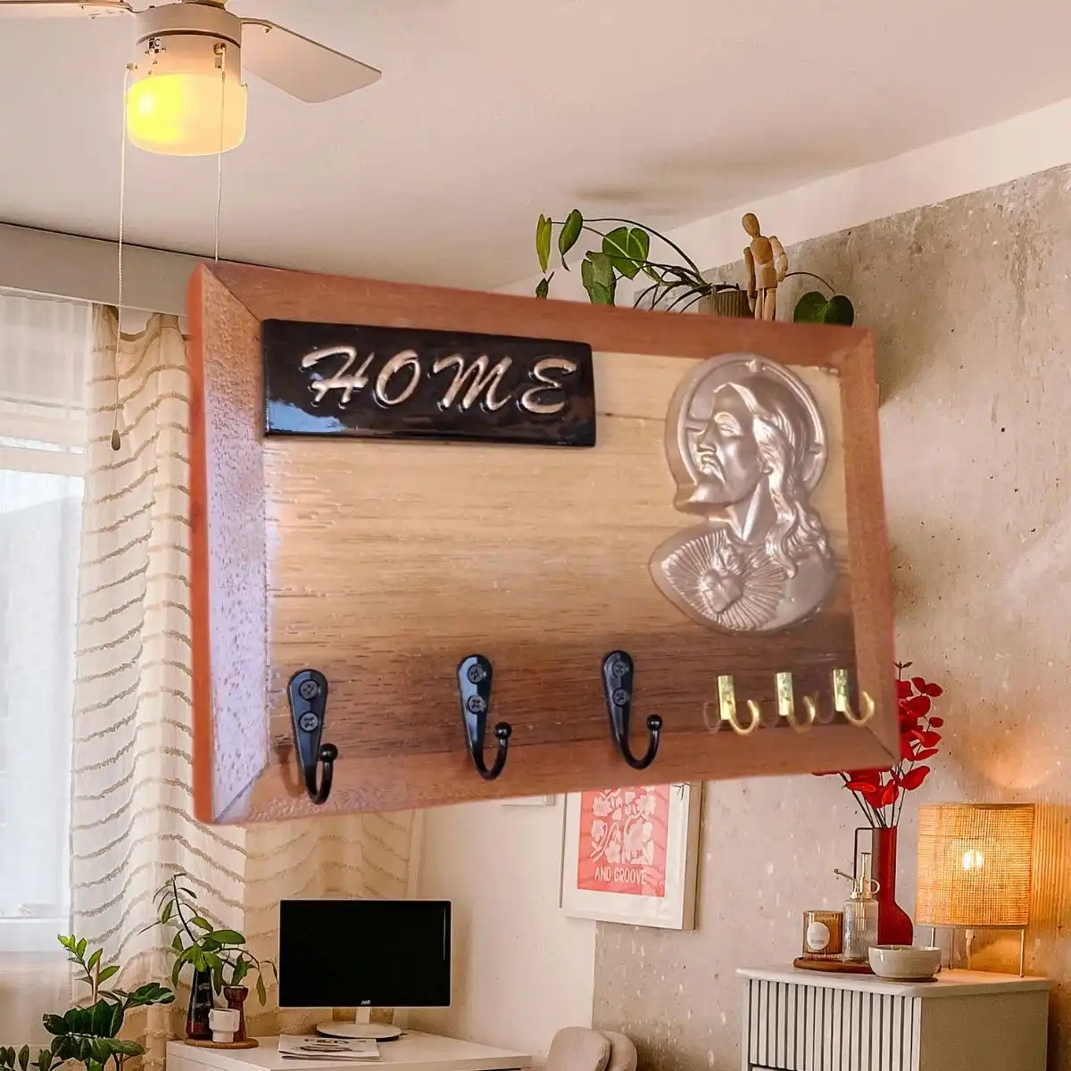 Sagrado corazon porta llaves horizontal de madera para pared