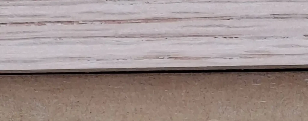 Madera sólida vs MDF diferencias para decoración del hogar.